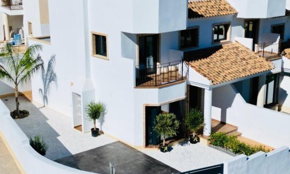 Terraced house / Townhouse - New Build - Cox - San Fernando