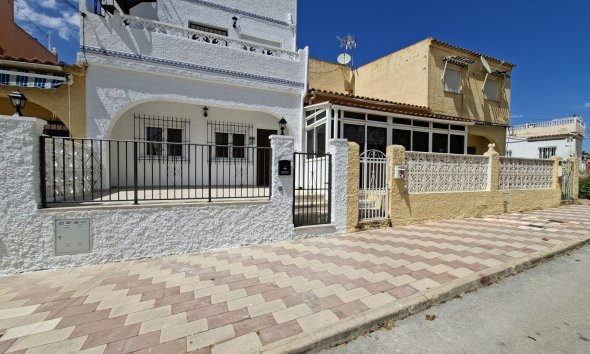 Terraced house / Townhouse - Resale - La Marina - La Marina - Urbanization