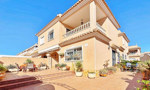 Terraced house / Townhouse - Resale - Orihuela Costa - Villamartín