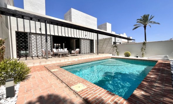 Terraced house / Townhouse - Resale - Sucina - AA-67139