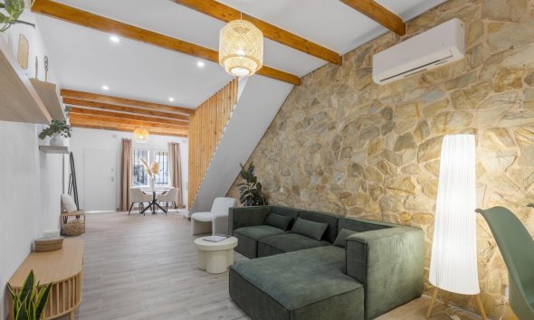 Terraced house / Townhouse - Resale - Torrevieja - Centro - Muelle Pesquero