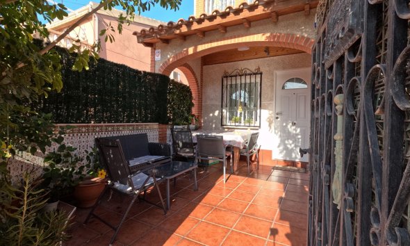 Terraced house / Townhouse - Resale - Torrevieja - El Acequión - Los Náufragos