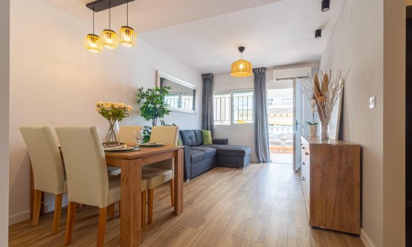 Terraced house / Townhouse - Resale - Torrevieja - Los altos