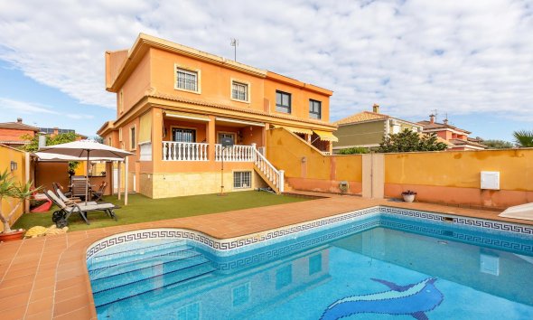 Terraced house / Townhouse - Resale - Torrevieja - NA-74624