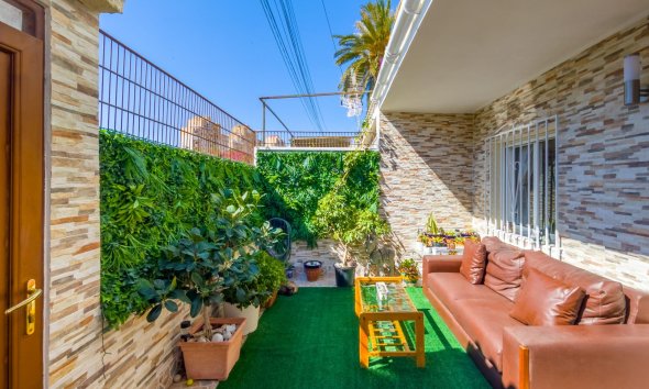 Terraced house / Townhouse - Resale - Torrevieja - Nueva Torrevieja