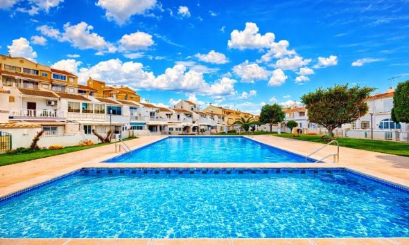 Terraced house / Townhouse - Resale - Torrevieja - Torrevieja