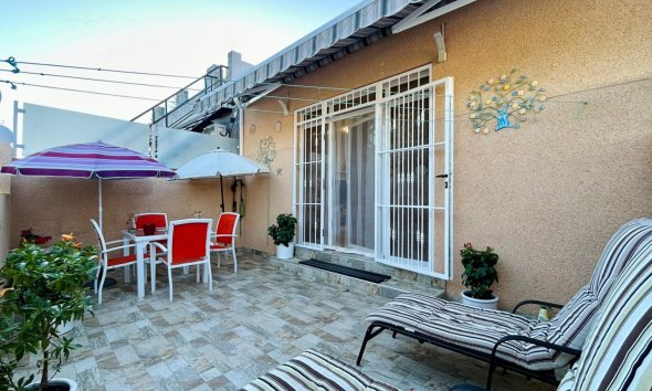 Terraced house / Townhouse - Resale - Torrevieja - Urbanización San Luis