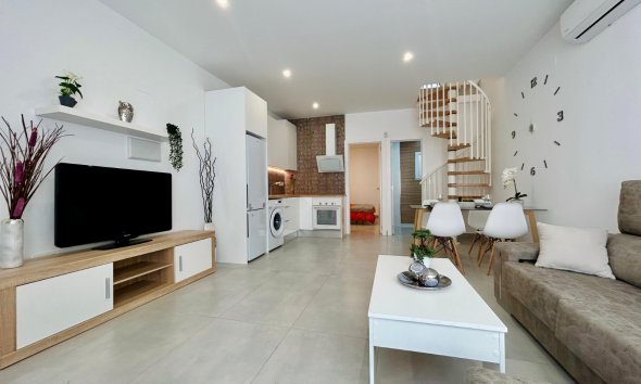 Terraced house / Townhouse - Resale - Torrevieja - Urbanización San Luis