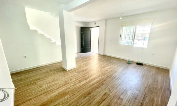Townhouse / Terraced House - Resale - Daya Vieja - Daya Vieja