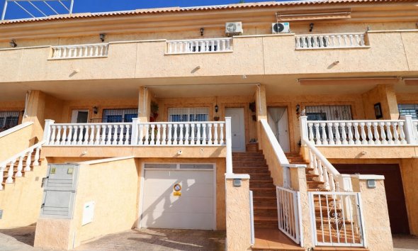 Townhouse / Terraced House - Resale - Redovan - Redovan - Town