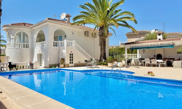 Villa / Casa - Reventa - Ciudad Quesada - Centro de la Ciudad Quesada