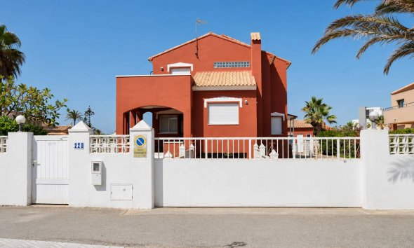 Villa / Casa - Reventa - La Manga del Mar Menor - La Manga del Mar Menor