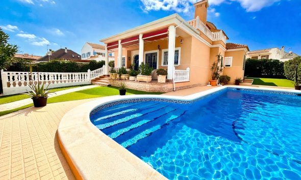 Villa / Casa - Reventa - La Mata - La Mata