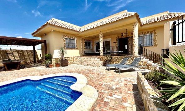 Villa / Casa - Reventa - Orihuela Costa - La Zenia