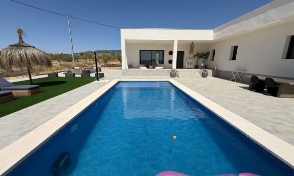 Villa / Casa - Reventa - Pinoso - Pinoso