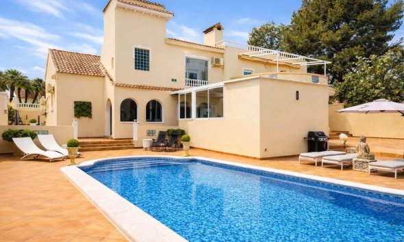 Villa / Casa - Reventa - San Miguel de Salinas - San Miguel de Salinas