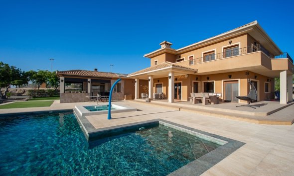 Villa / Casa - Reventa - Torremendo - Torremendo