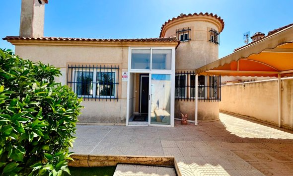 Villa / Casa - Reventa - Torrevieja - Urbanización San Luis