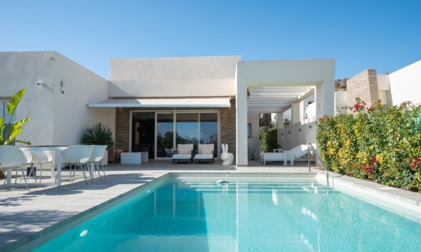 Villa / House - Resale - Algorfa - La Finca Golf Resort