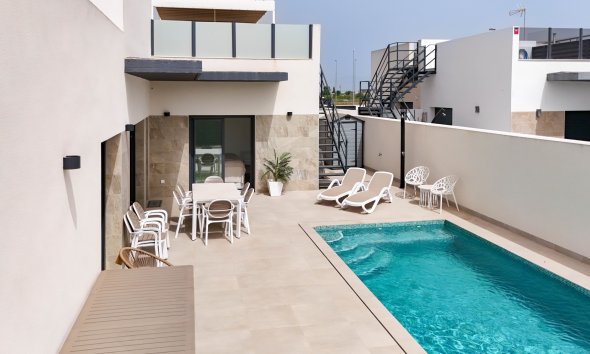 Villa / House - Resale - Daya Nueva - Pueblo