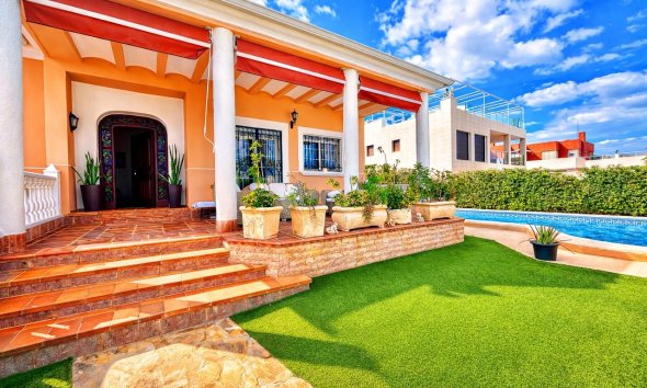 Villa / House - Resale - La Mata - La Mata