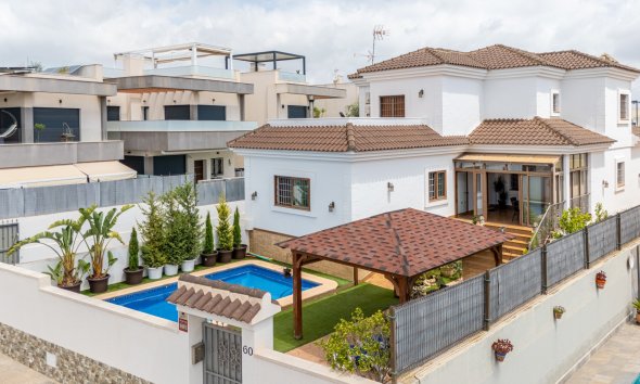 Villa / House - Resale - Los Montesinos - La Herrada
