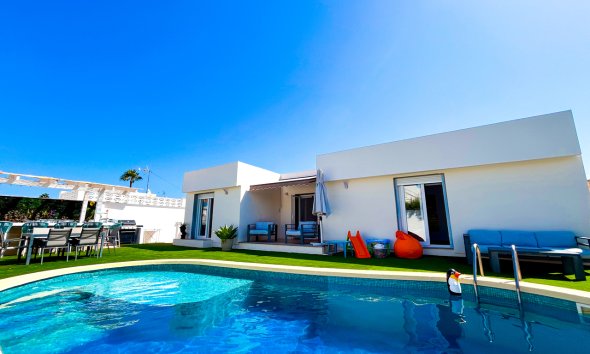 Villa / House - Resale - Mar de Cristal - Mar De Cristal
