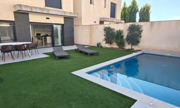 Villa / House - Resale - Murcia - Murcia