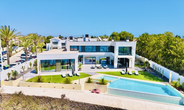 Villa / House - Resale - Orihuela Costa - Cabo Roig