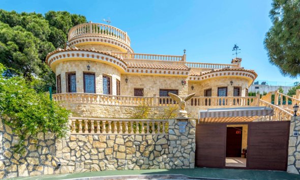 Villa / House - Resale - Orihuela Costa - Campoamor