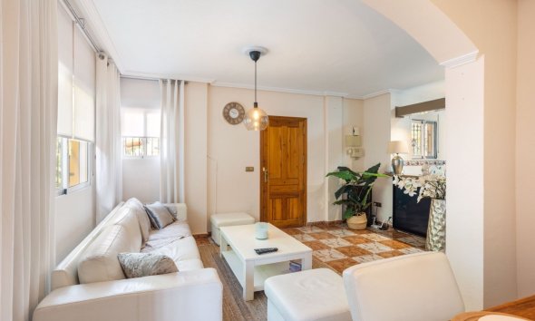 Villa / House - Resale - Orihuela Costa - La Regia