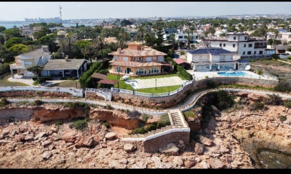 Villa / House - Resale - Orihuela Costa - Orihuela Costa
