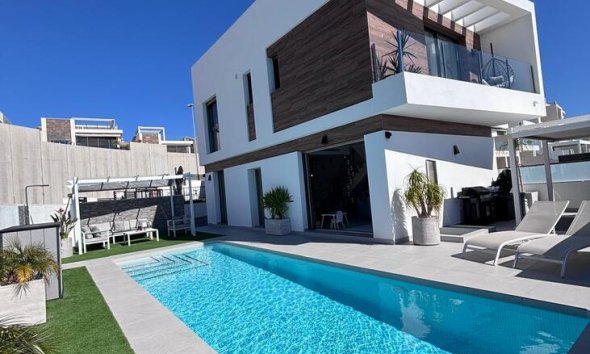 Villa / House - Resale - Orihuela Costa - PAU 8