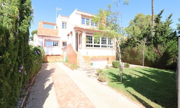 Villa / House - Resale - Orihuela Costa - Villamartín