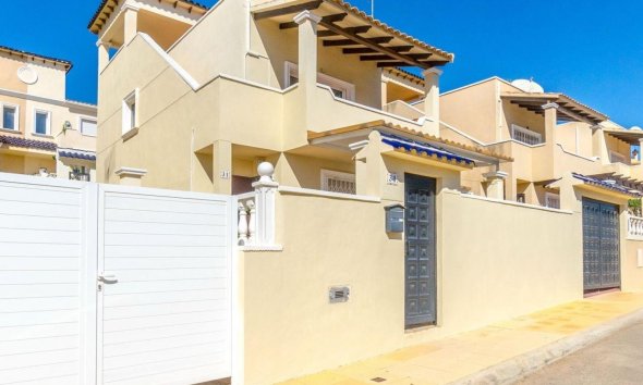 Villa / House - Resale - Orihuela Costa - Villamartín