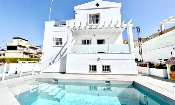 Villa / House - Resale - Orihuela Costa - Villamartín