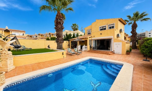 Villa / House - Resale - Orihuela Costa - Villamartín