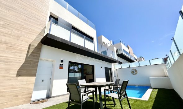 Villa / House - Resale - Orihuela Costa - Villamartín