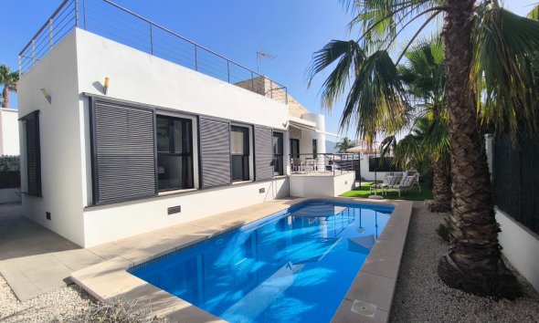Villa / House - Resale - Polop - Alberca