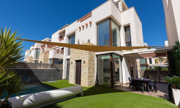 Villa / House - Resale - Rojales - Pueblo bravo