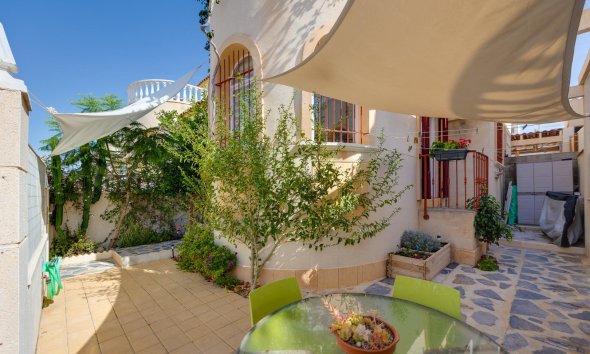 Villa / House - Resale - Torrevieja - Aguas Nuevas