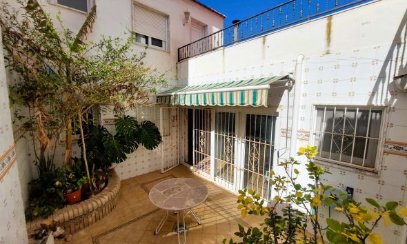 Villa / House - Resale - Torrevieja - Centro