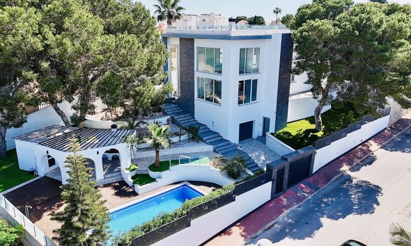 Villa / House - Resale - Torrevieja - Los Balcones