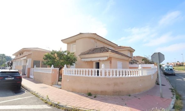 Villa / House - Resale - Torrevieja - Los Balcones