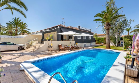 Villa / House - Resale - Torrevieja - Rocio del Mar