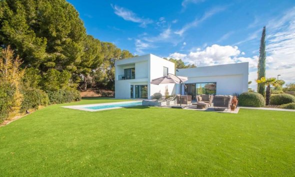 Villa - Resale - Las Colinas Golf - Costa Blanca