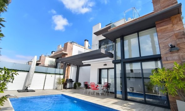 Villa - Resale - Orihuela Costa - Lomas de Cabo Roig