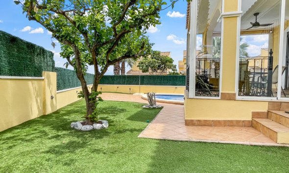 Villa - Resale - Orihuela Costa - MR-42622