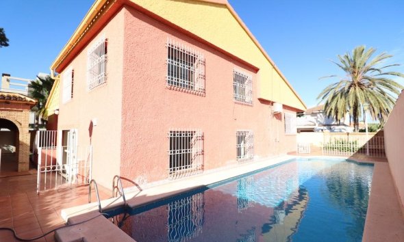 Villa - Resale - Orihuela Costa - MUY CERCA DE LA PLAYA