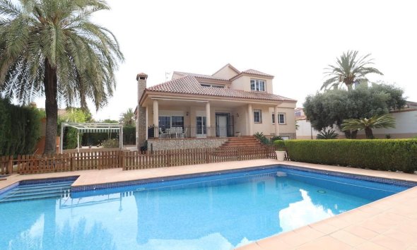 Villa - Resale - Pilar de la Horadada - Riomar